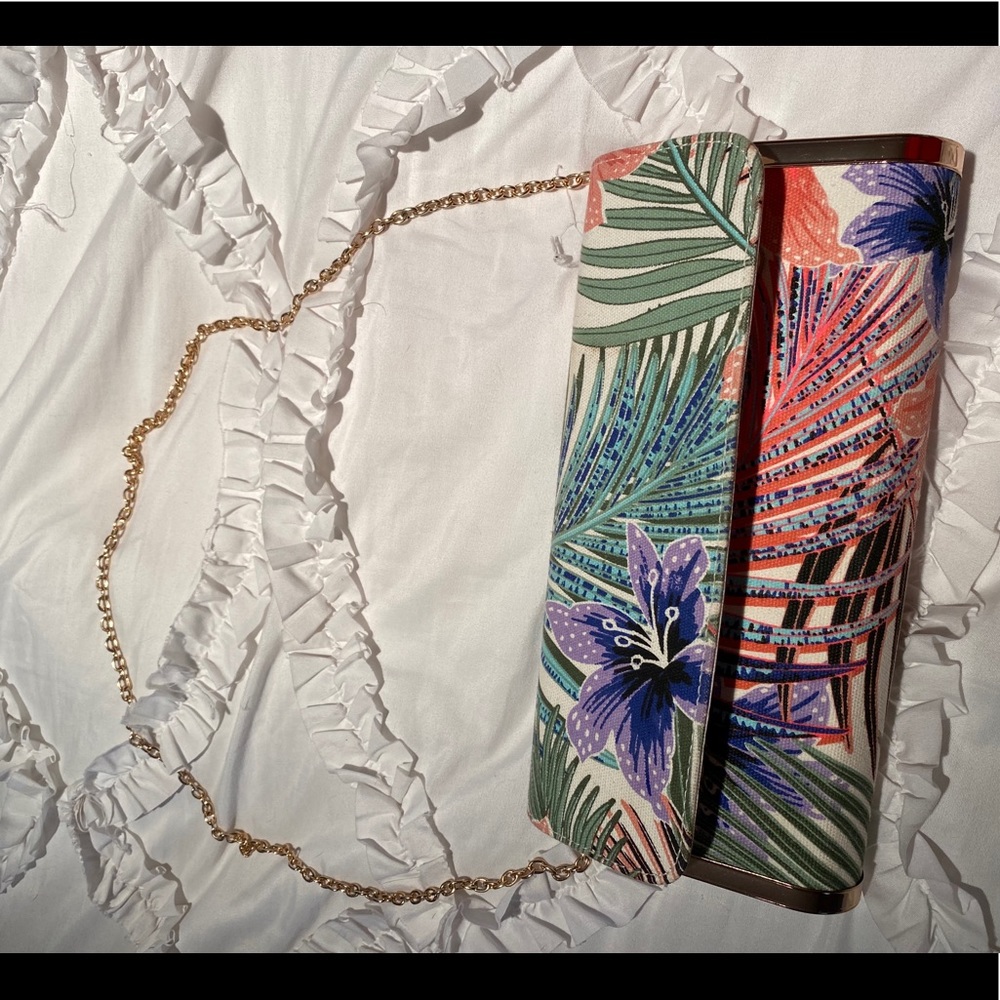 Summer clutch